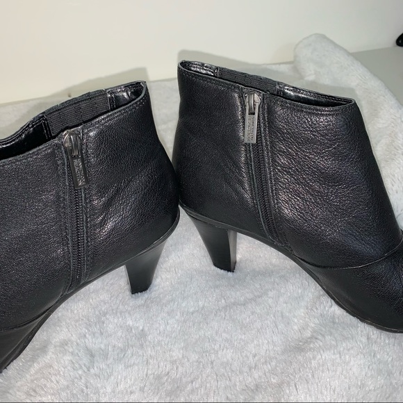 Kenneth Cole Real Leather Booties Size 8.5 Gorgeous on look like spats! - Picture 15 of 16